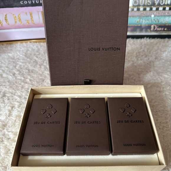 ULTRA RARE LOUIS VUITTON Monogram Fleur 3 Pack Playing Cards UNOPENED - Picture 3 of 10